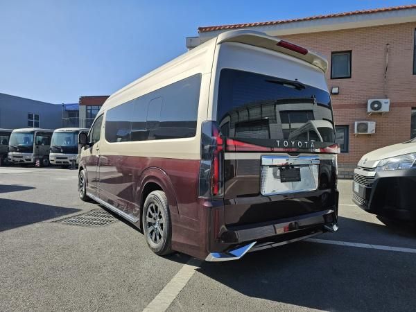 报价435万 丰田海狮旅居车定制优惠10万冰球突破豪华版手机版2025款海狮双侧门(图2)